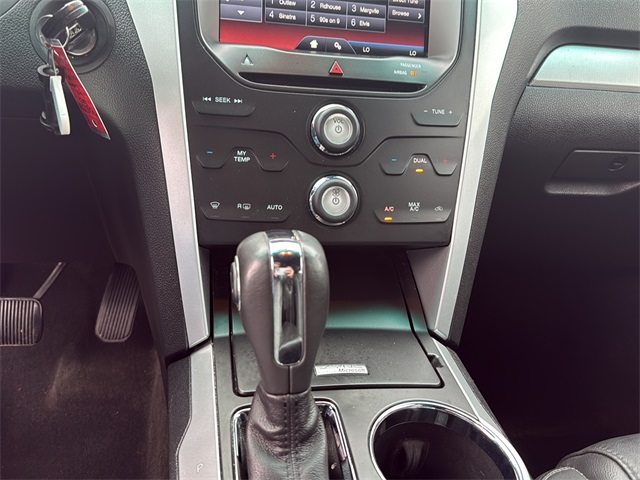 2015 Ford Explorer XLT photo 19