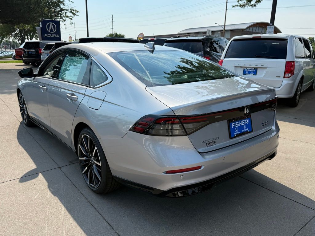 2025 Honda Accord Hybrid Touring photo 3