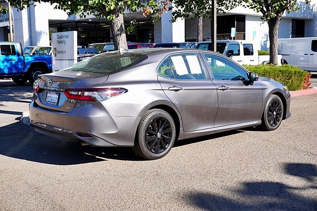 2023 Toyota Camry LE photo 8