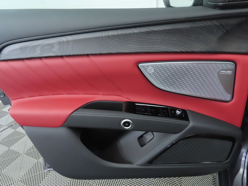 2025 Maserati Grecale photo 25