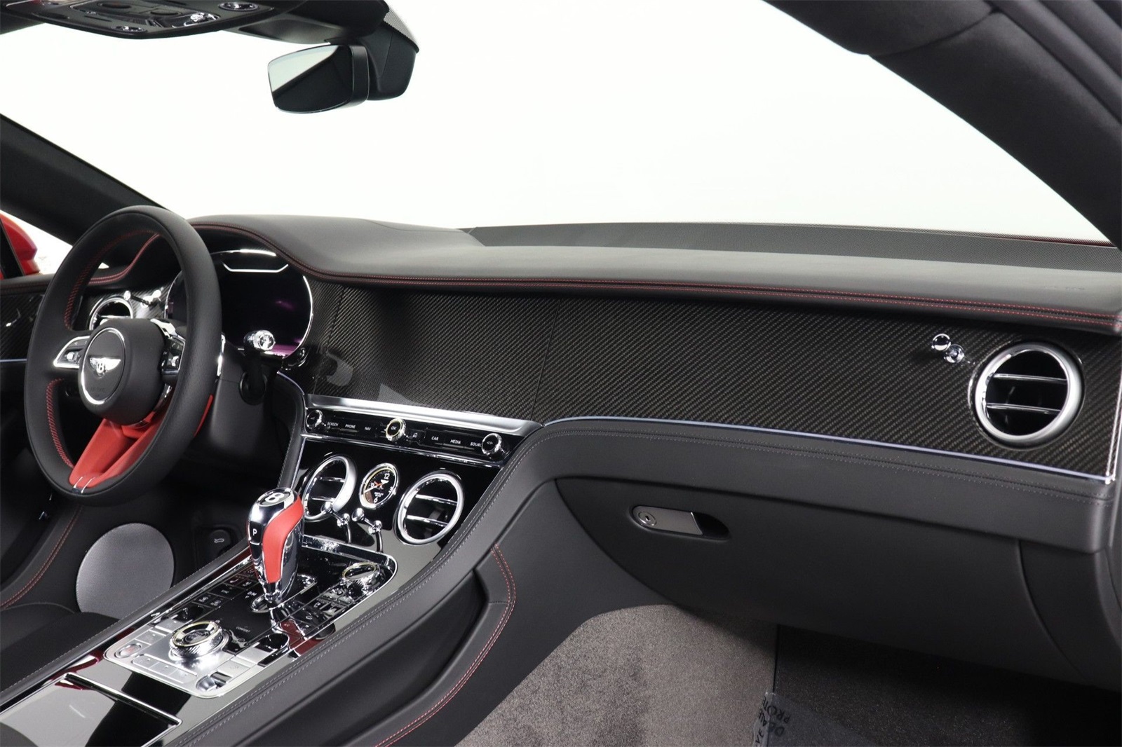 2024 Bentley Continental V8 photo 2