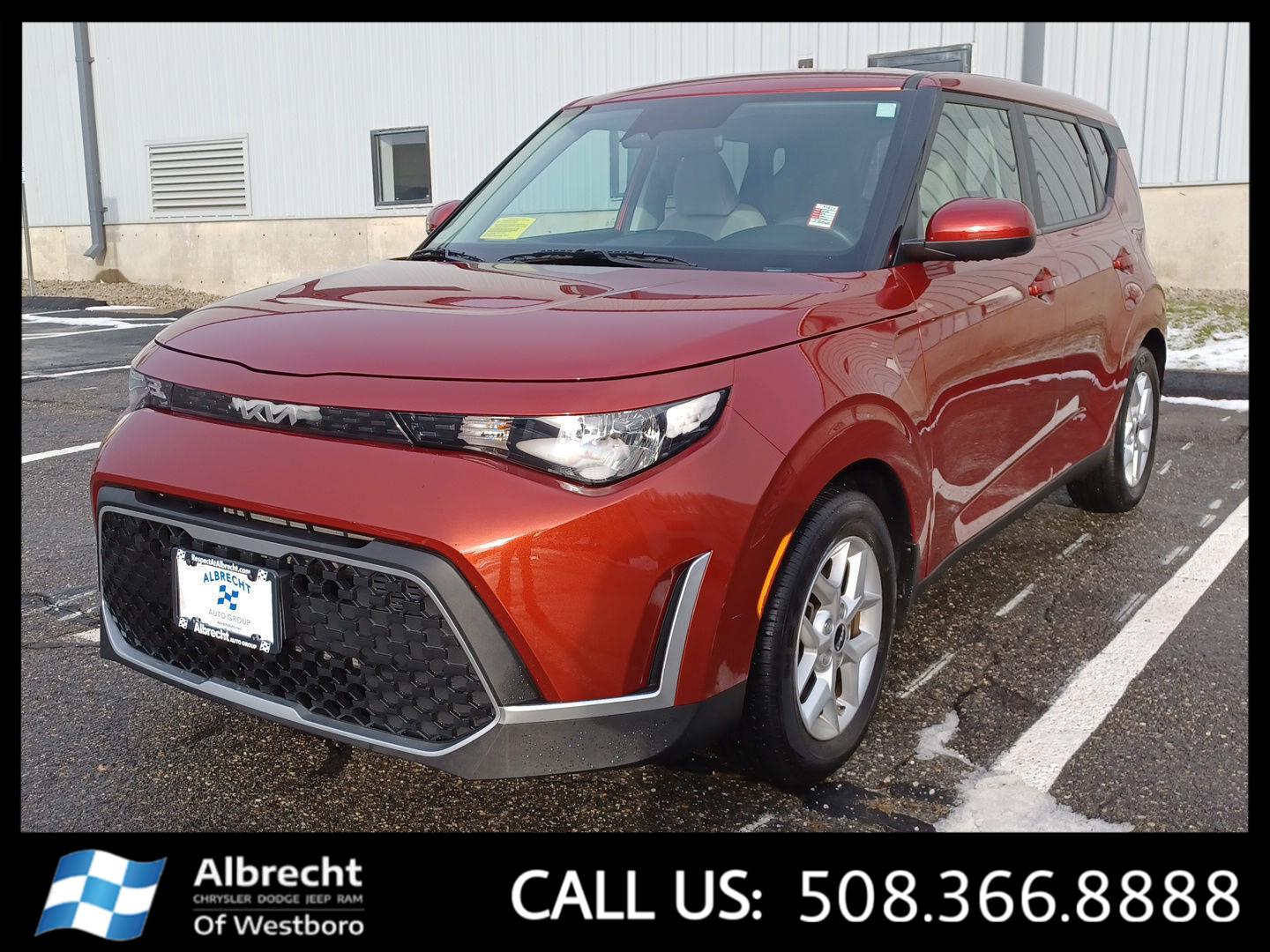 2023 Kia Soul LX's photo
