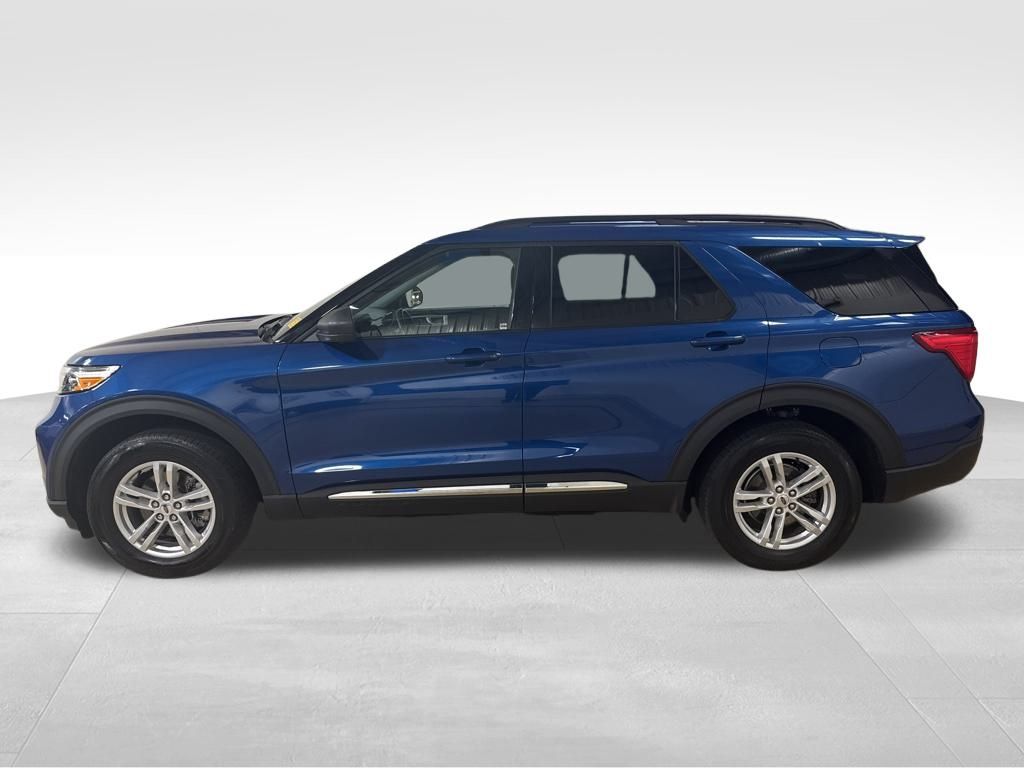 2022 Ford Explorer XLT photo 2
