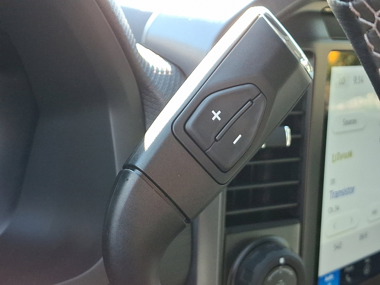 2025 Ford F-150 XLT photo 6