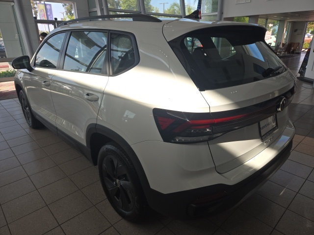 2025 Volkswagen Taos S photo 5