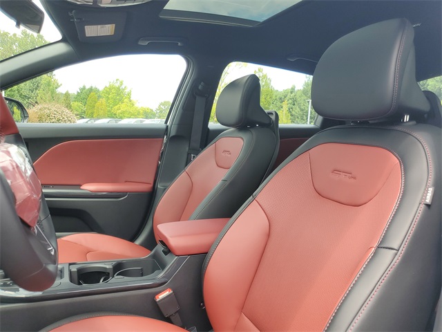 2025 Kia K4 GT-Line photo 9