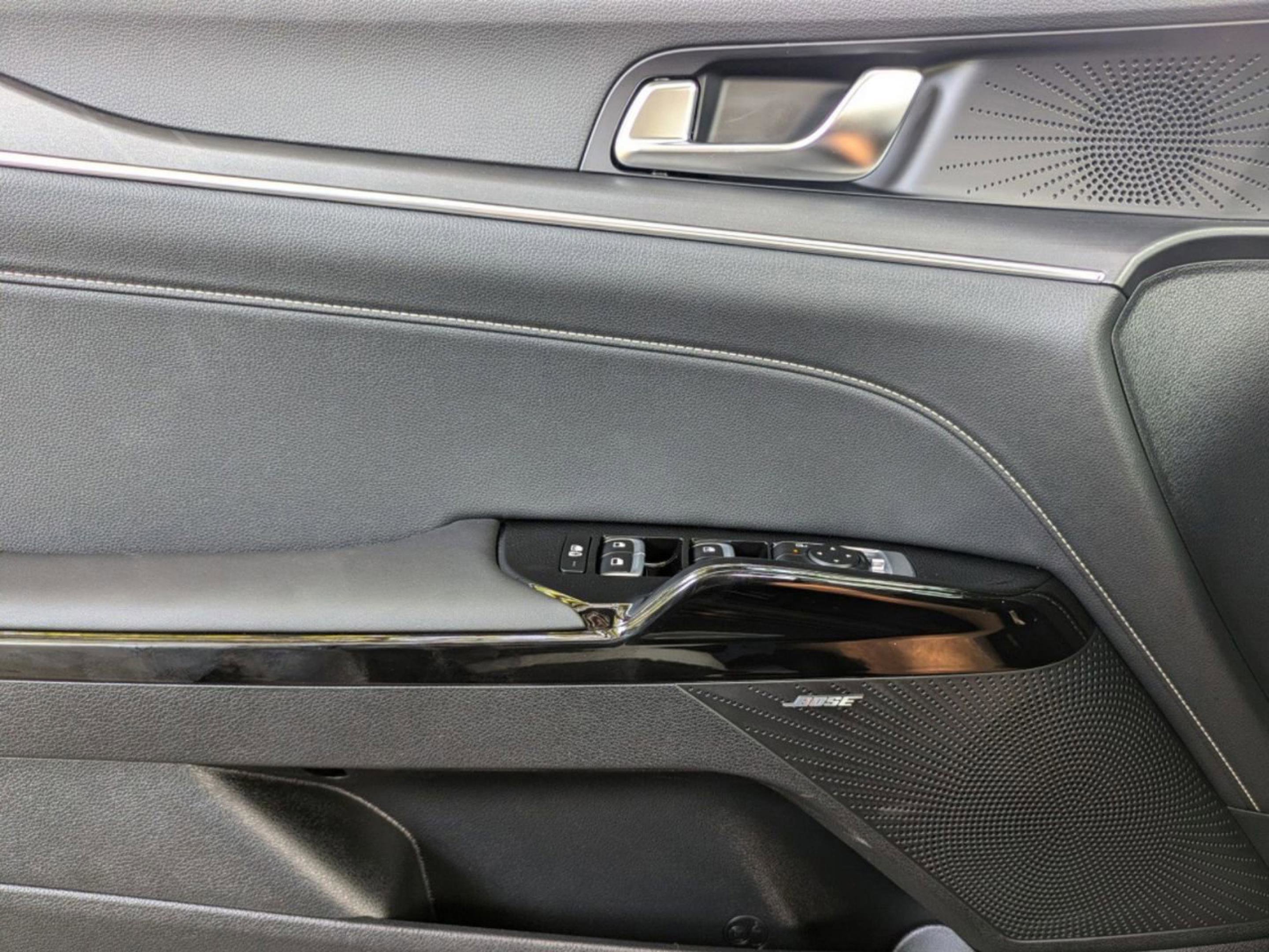 2025 Kia K5 GT-Line photo 26