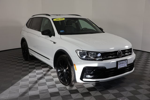 2020 Volkswagen Tiguan SE R-LINE BLACK's photo