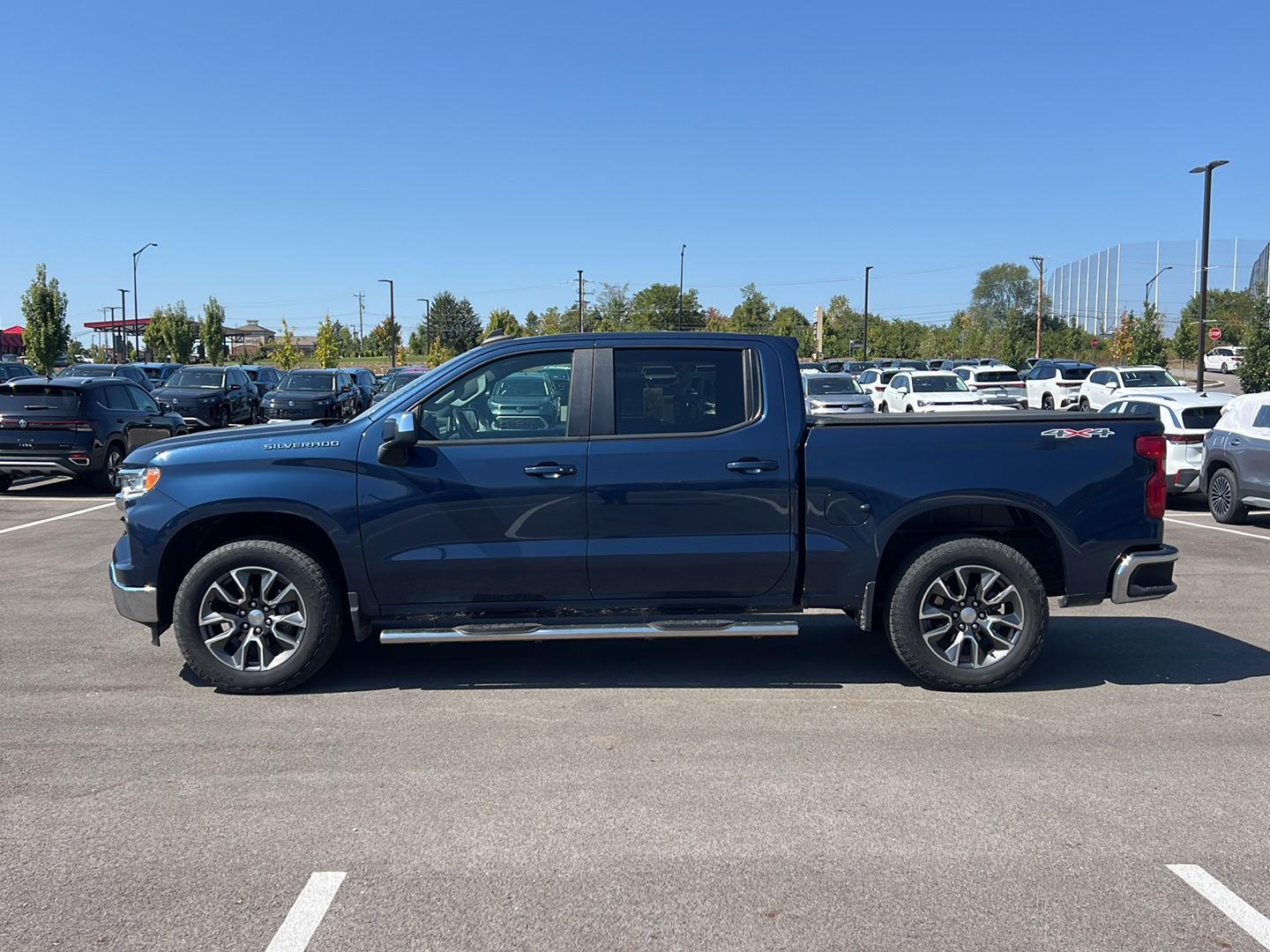 2022 Chevrolet Silverado 1500 LT photo 8