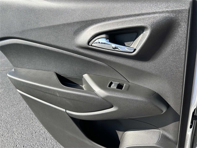 2026 Chevrolet Trax LT photo 16