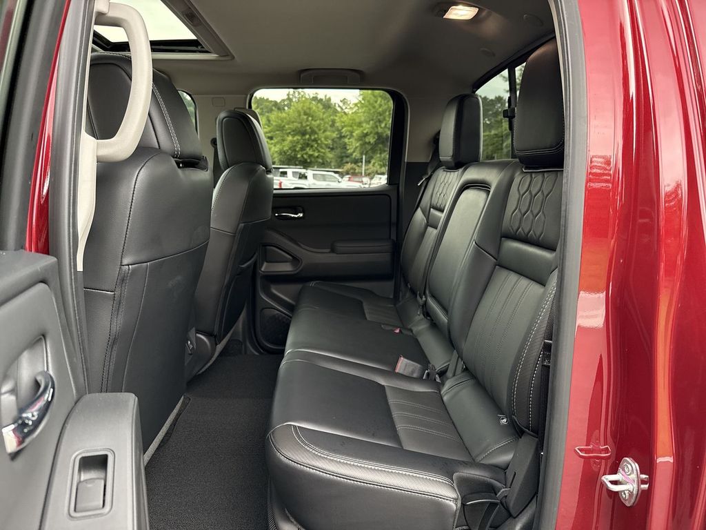 2024 Nissan Frontier SL photo 23
