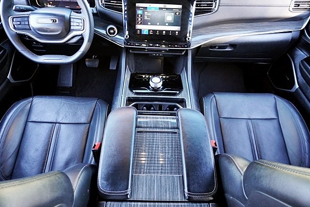 Used 2022 White Jeep Series II image 20