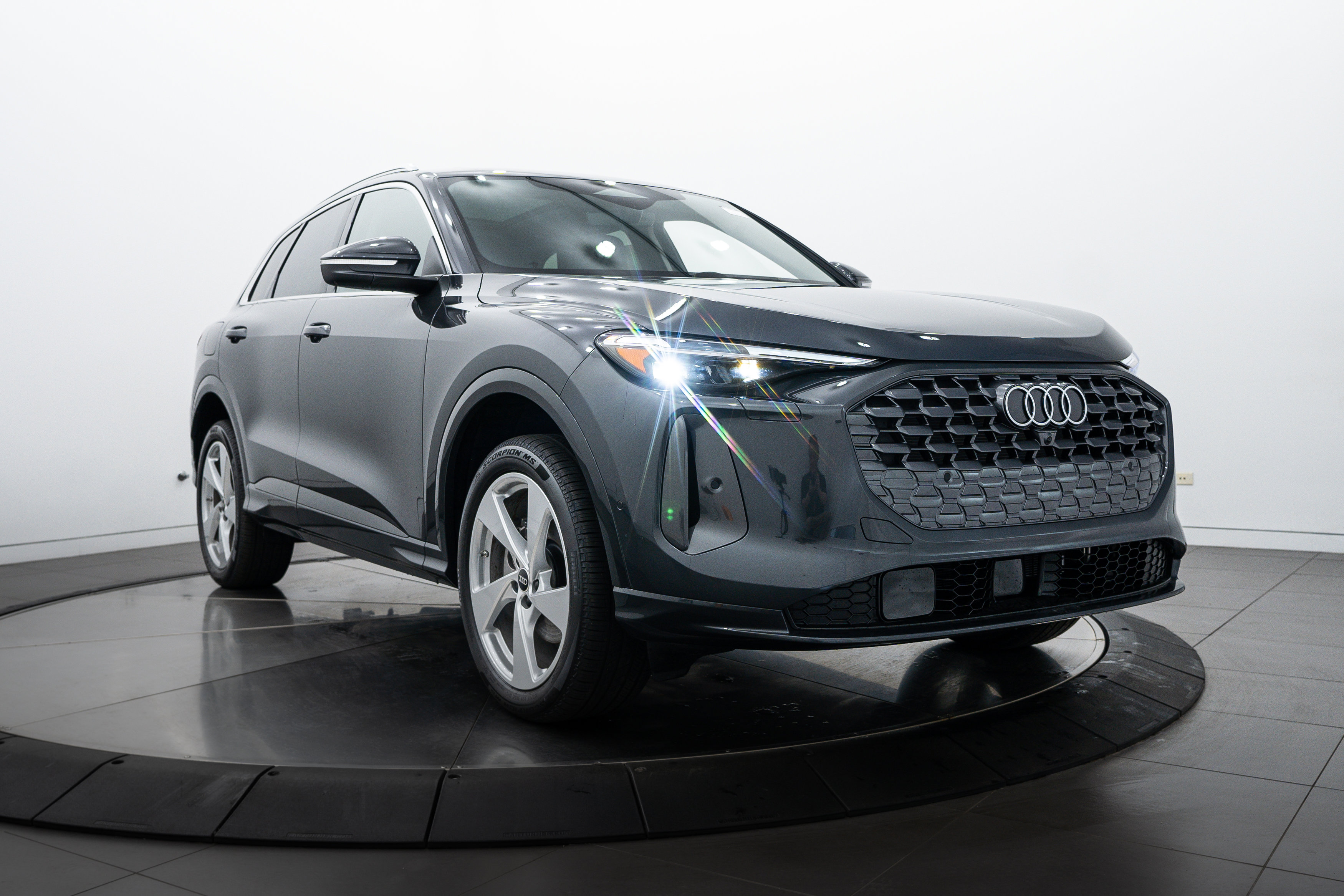 2025 Audi New Q5 Premium Plus's photo