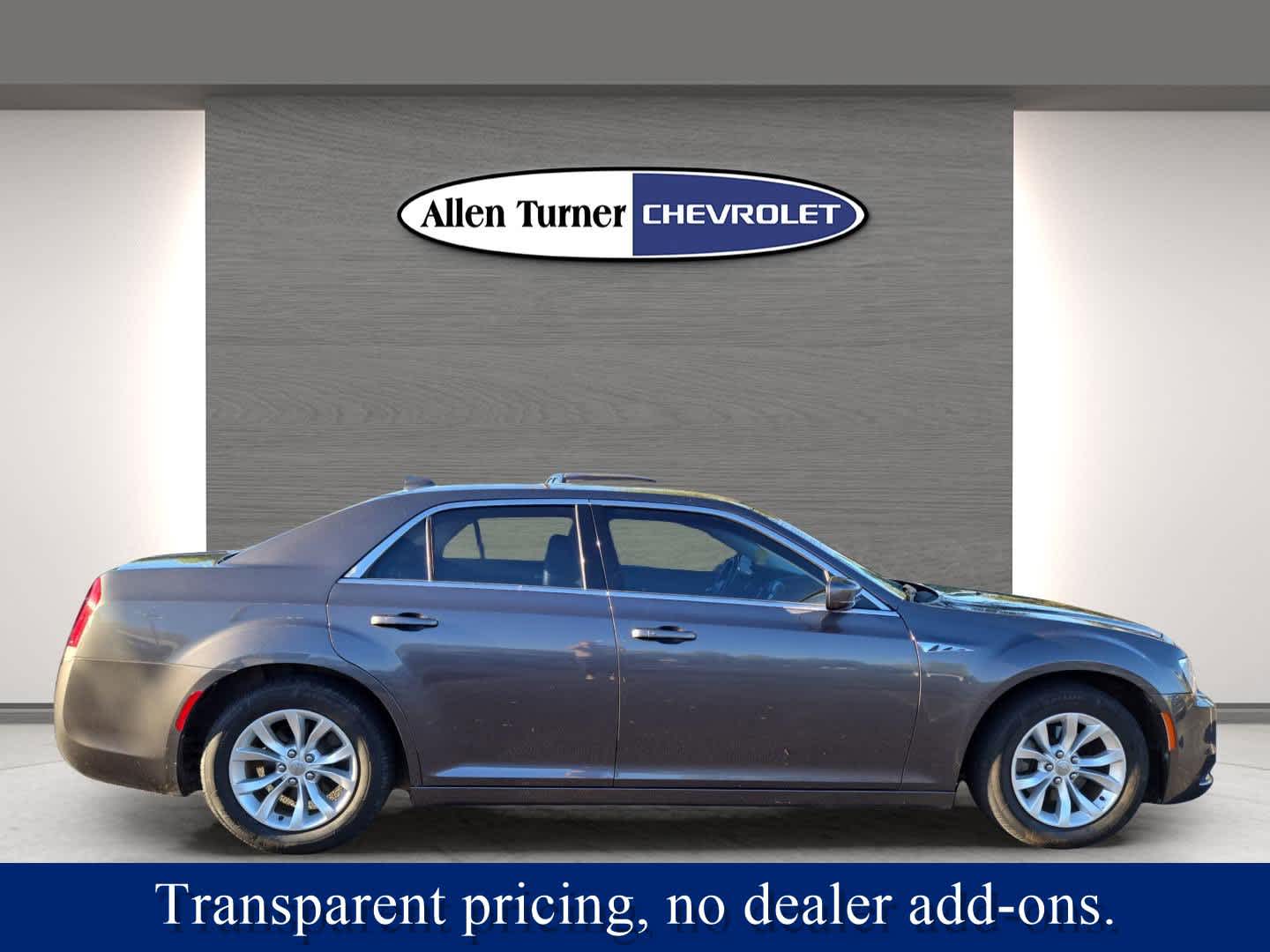 2015 Chrysler 300 Limited photo 4