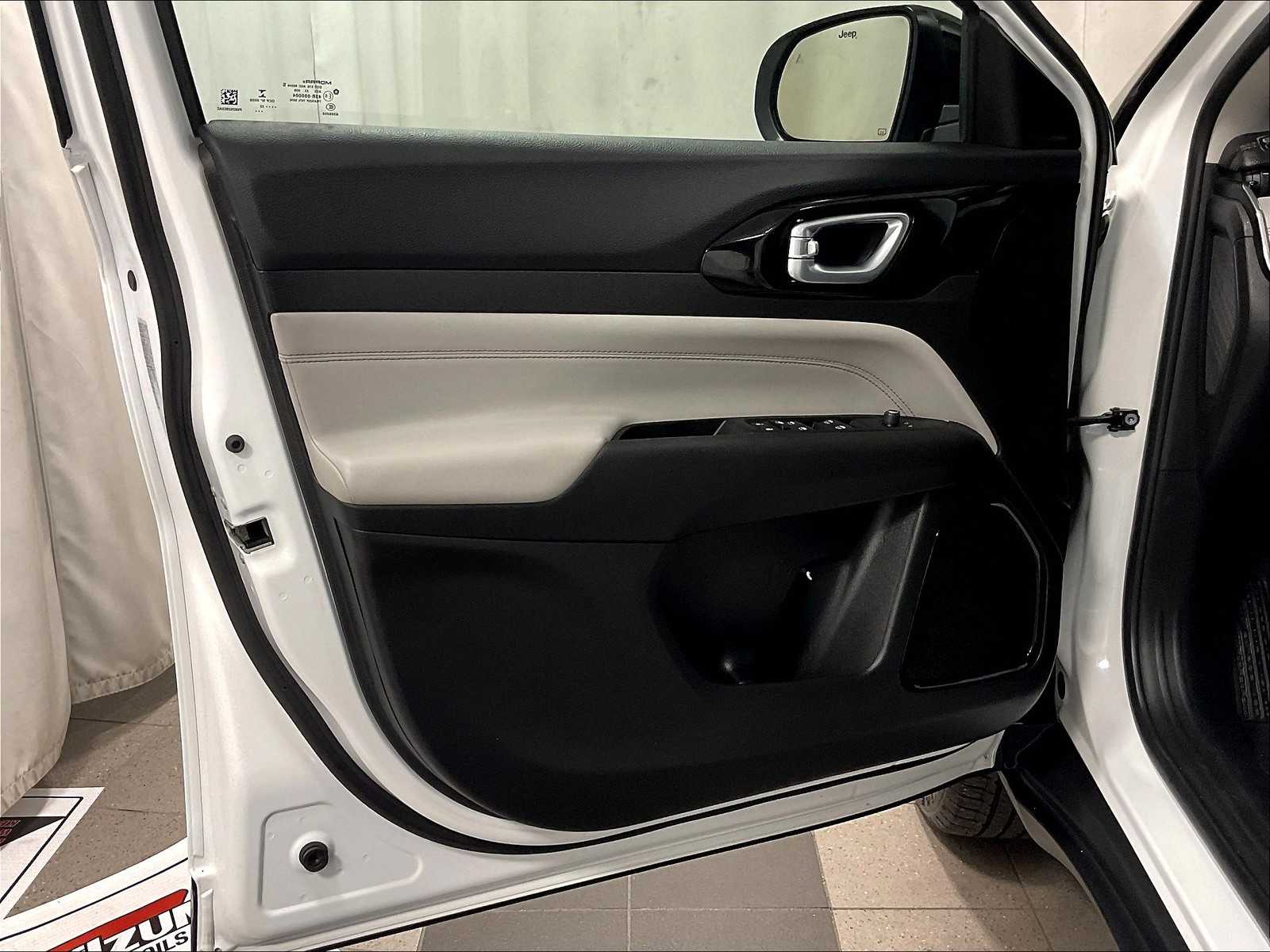 2022 Jeep Compass Limited photo 8