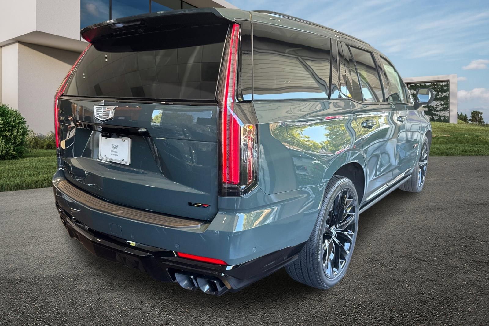 2025 Cadillac Escalade V-Series photo 3