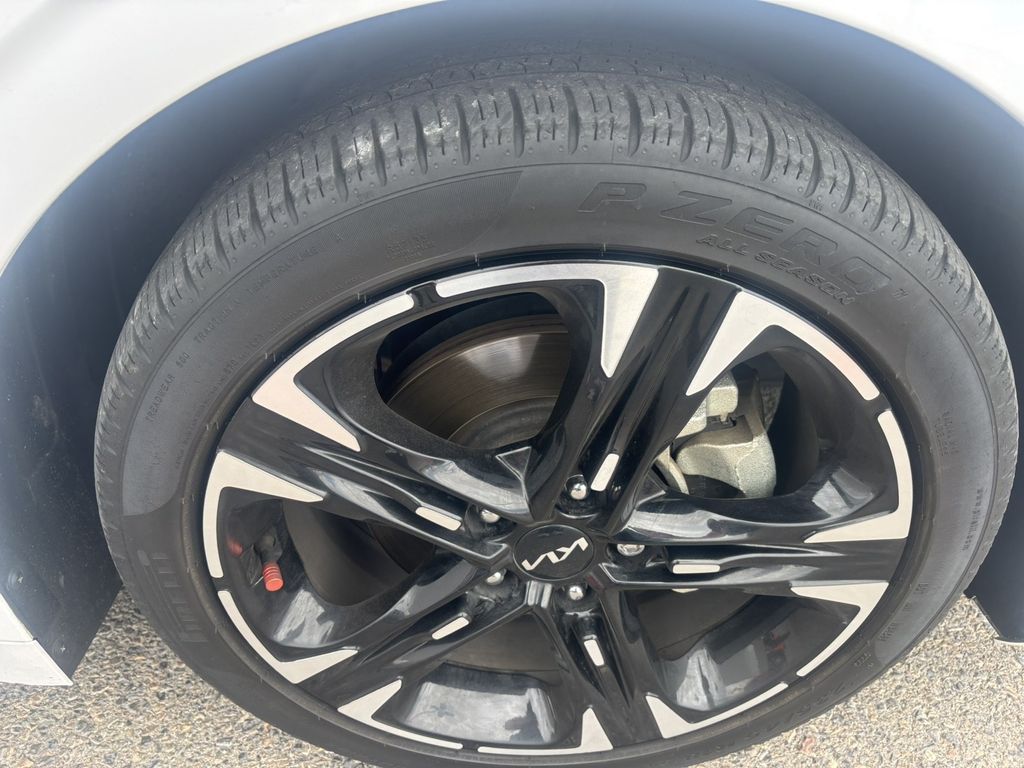 2024 Kia K5 GT-Line photo 21