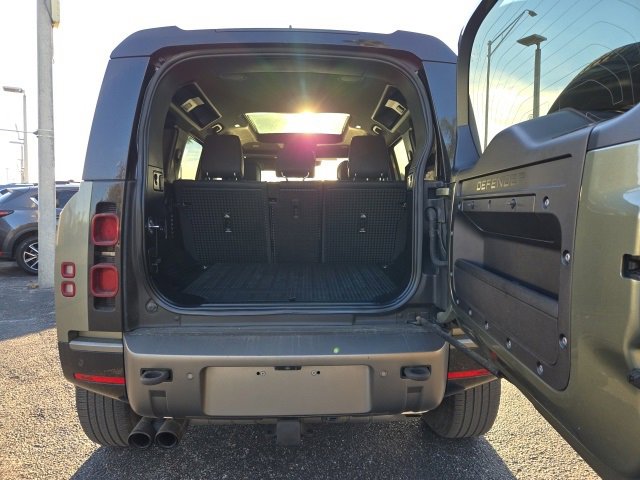 2023 Land Rover Defender X-Dynamic SE photo 3