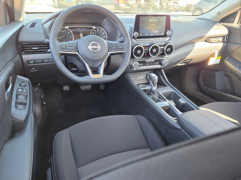 2025 Nissan Sentra SV photo 12