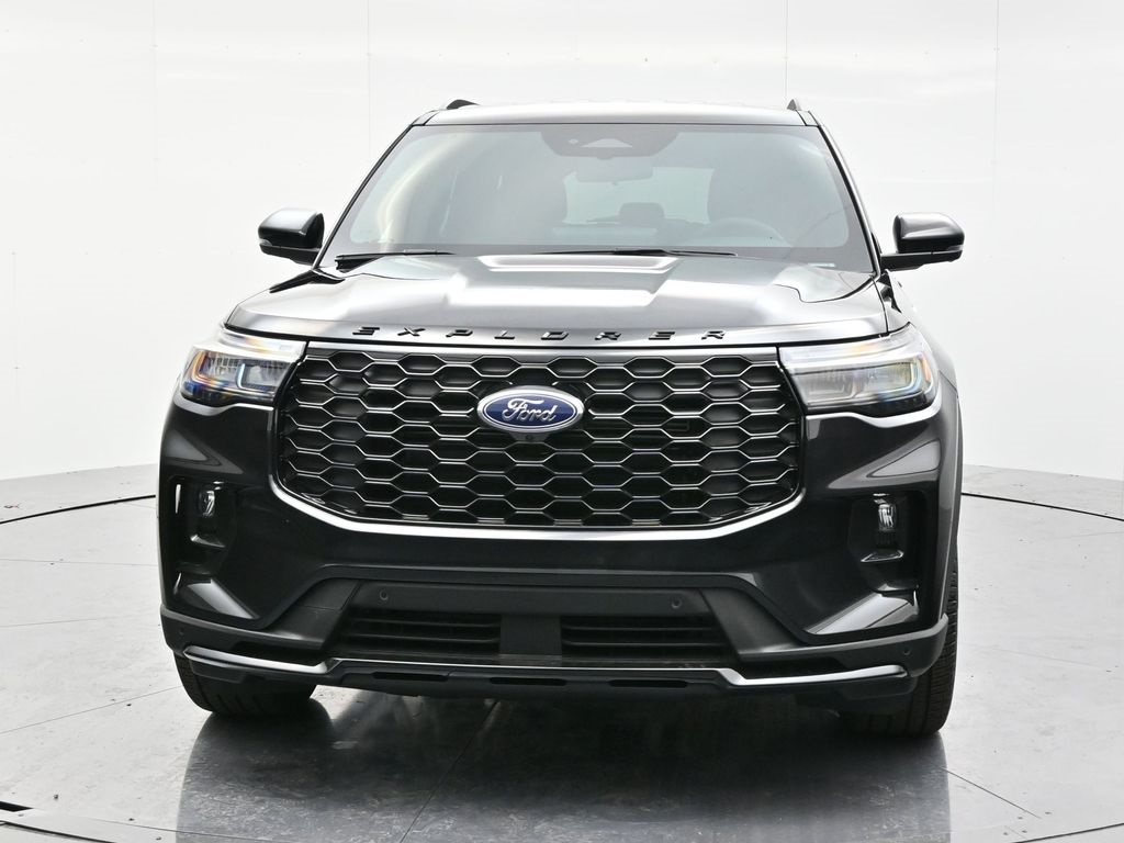 2026 Ford Explorer ST-Line photo 2