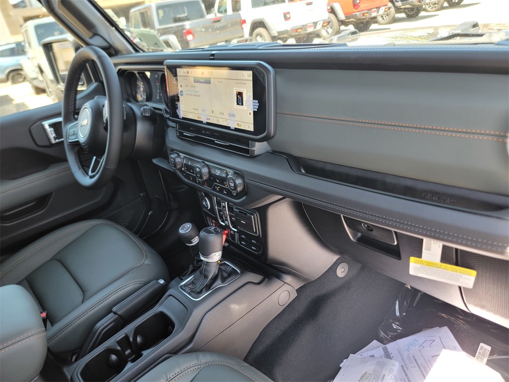 2025 Jeep Gladiator Mojave photo 13