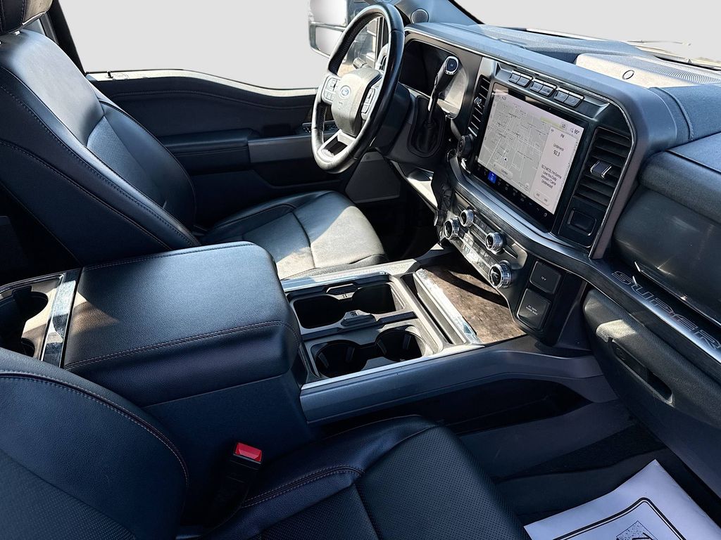2023 Ford F-250 Lariat photo 30
