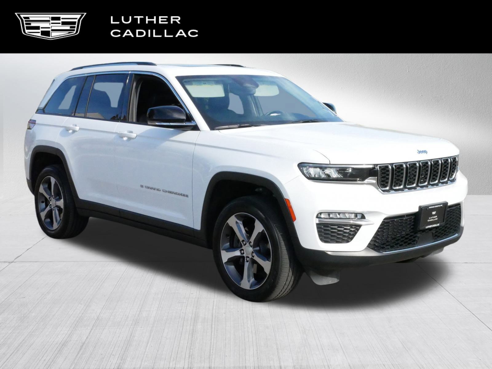 2022 Jeep Grand Cherokee 4xe's photo