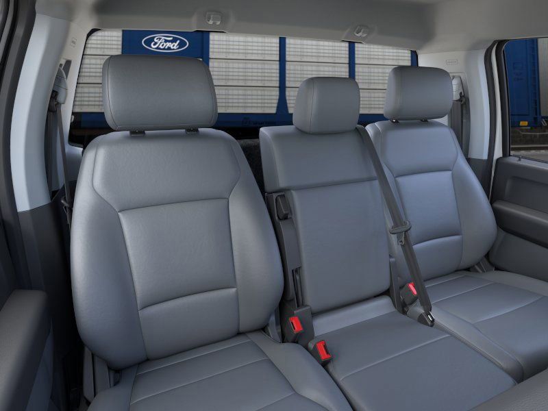 2025 Ford F-550 photo 11
