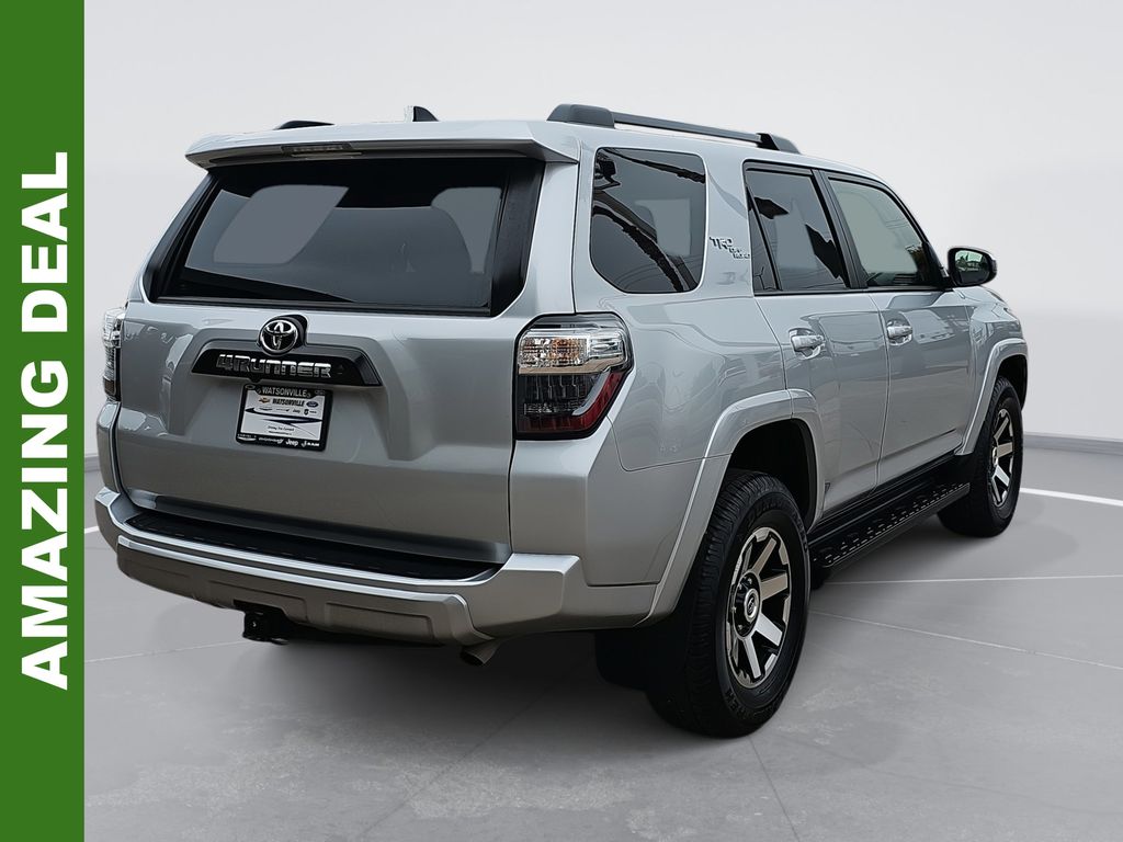 2024 Toyota 4Runner TRD Off-Road photo 2
