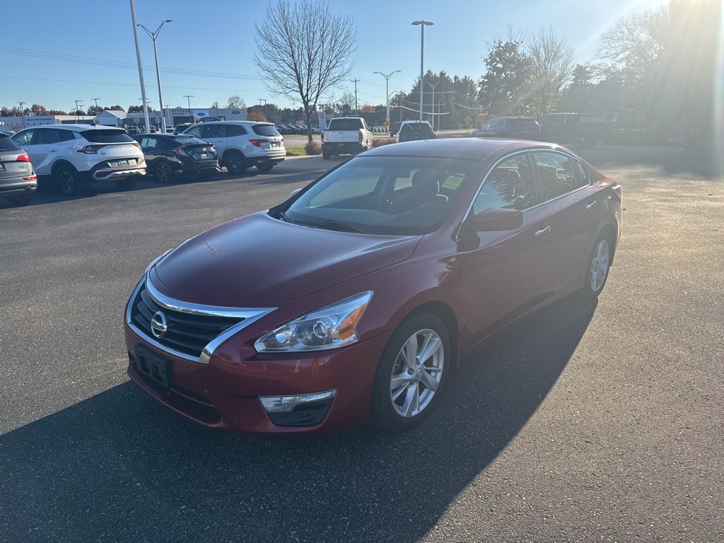Used 2014 Nissan Altima SV with VIN 1N4AL3AP0EC321900 for sale in Stevens Point, WI