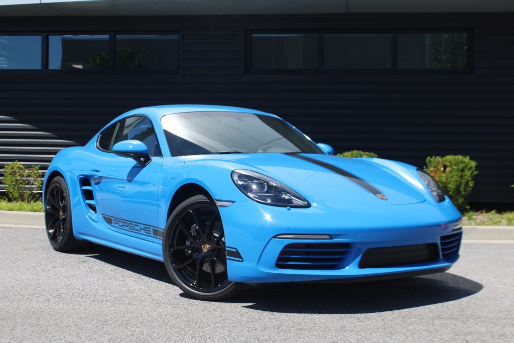 2025 Porsche Cayman photo 9