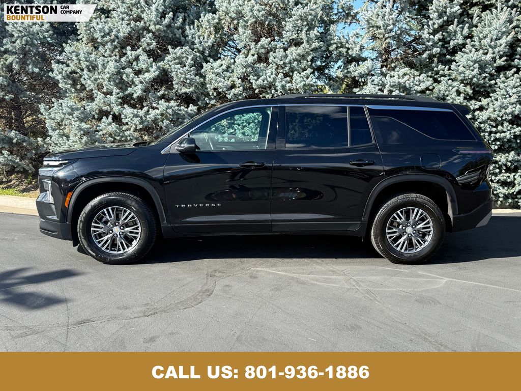 2025 Chevrolet Traverse photo 4