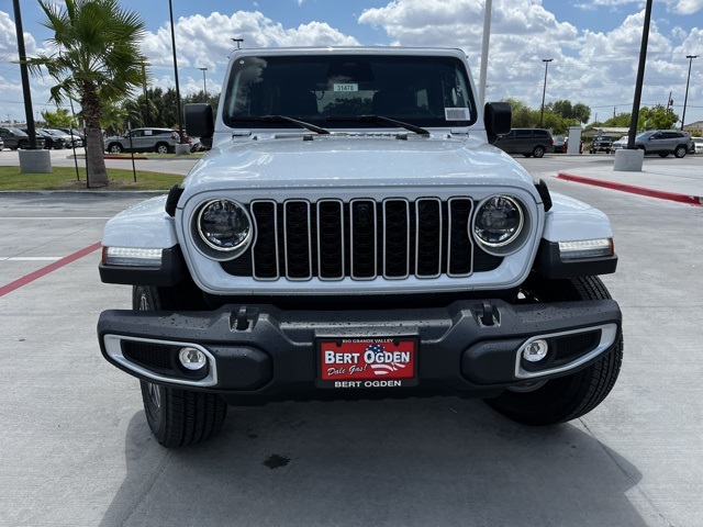 2025 Jeep Wrangler Sahara photo 2