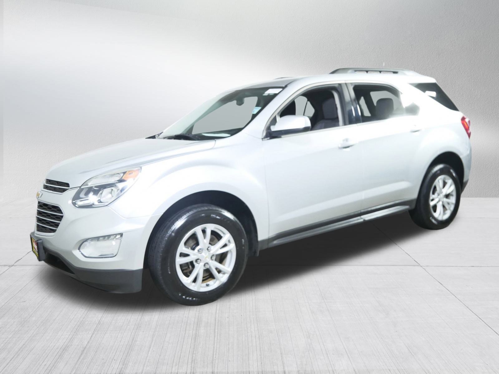 2017 Chevrolet Equinox LT photo 3