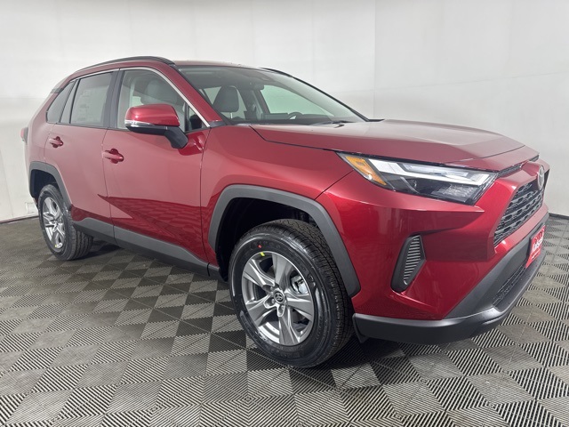 2025 Toyota RAV4 XLE's photo