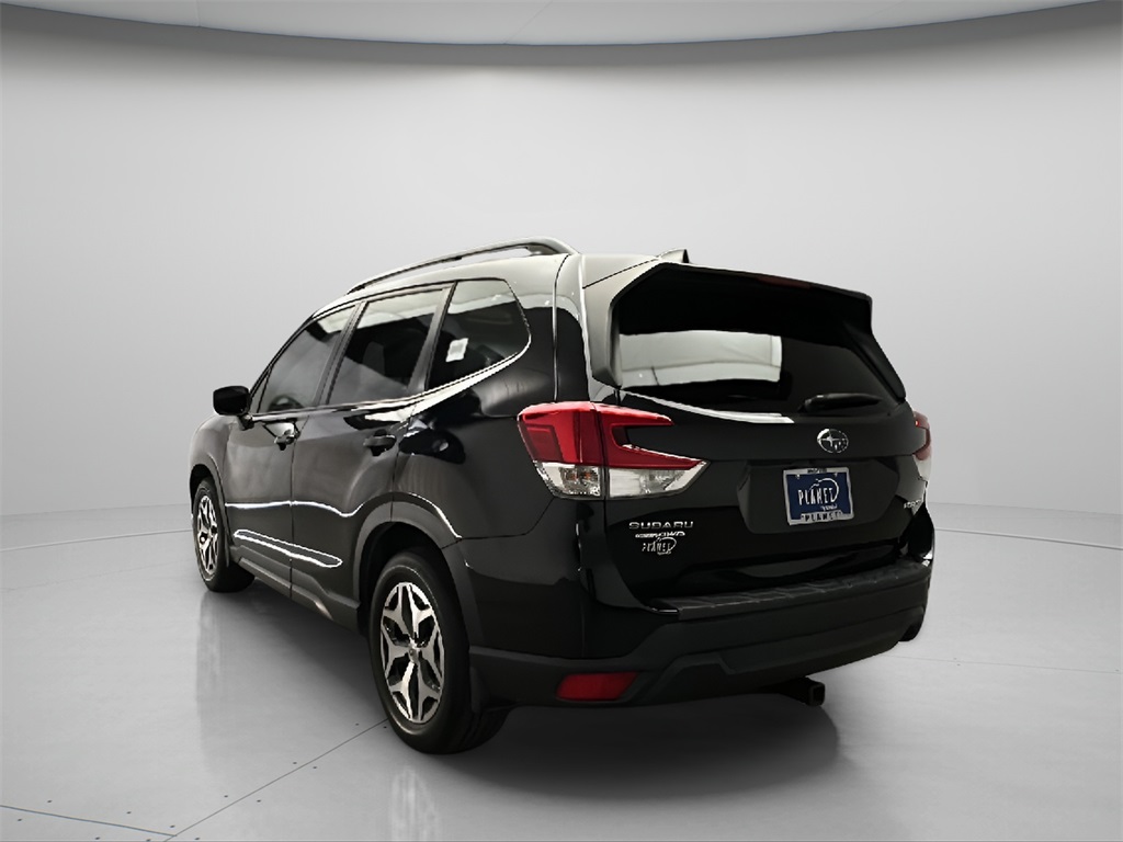 2021 Subaru Forester Premium photo 3