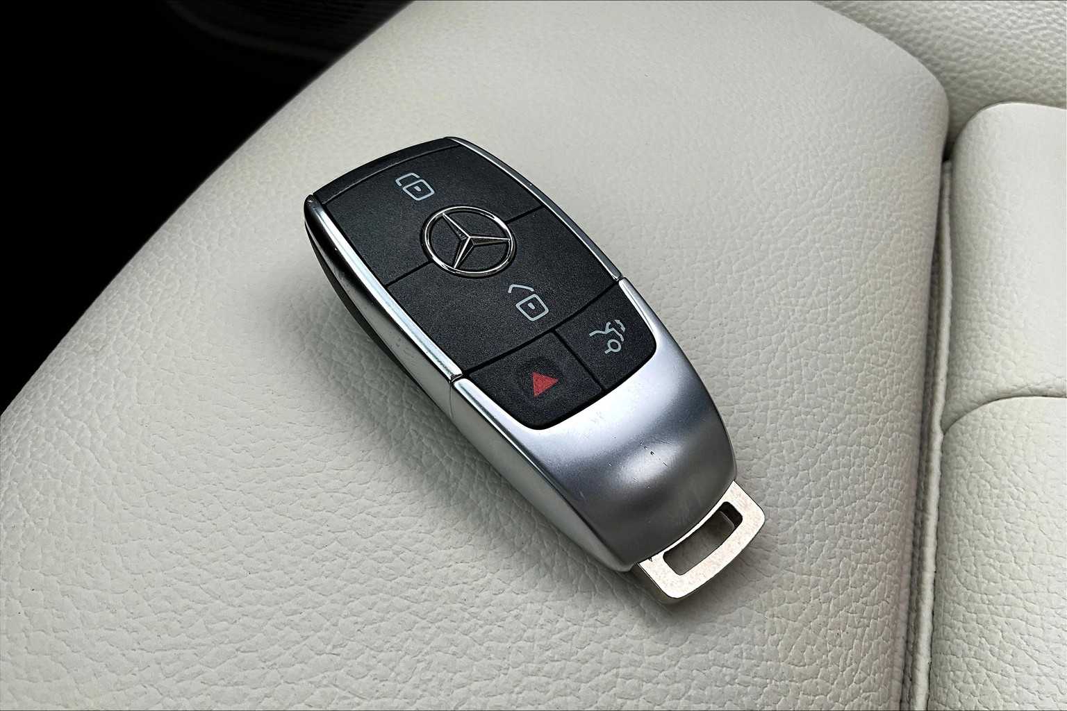 2023 Mercedes Benz GLB 250 photo 13