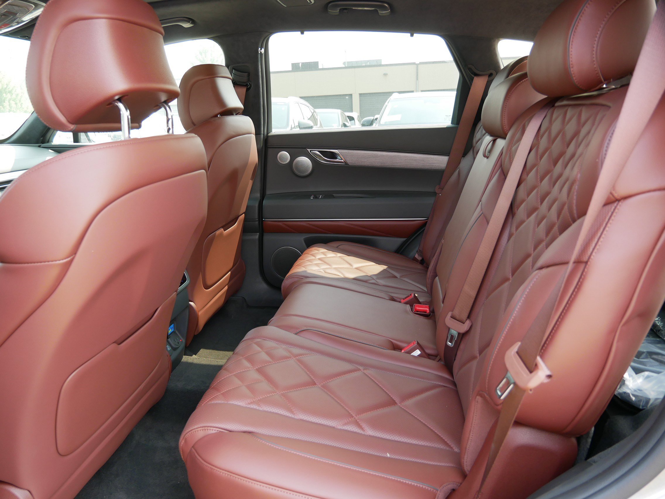 2025 Genesis GV80 Prestige AWD photo 4