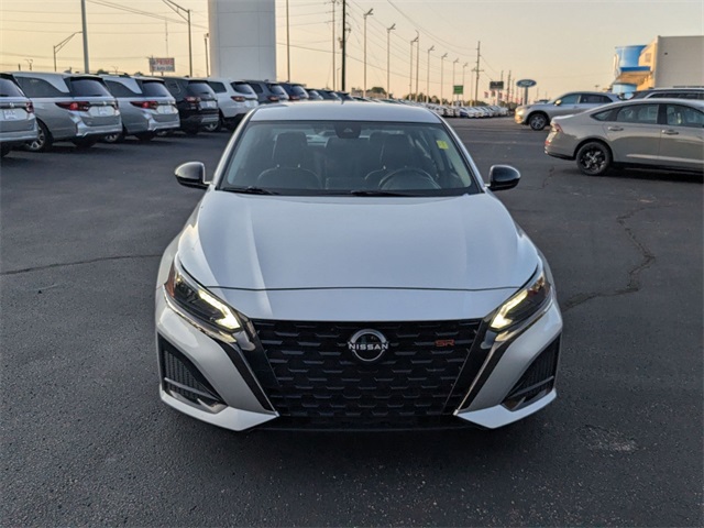 2024 Nissan Altima 2.5 SR photo 3