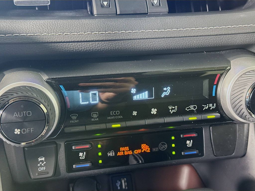 2024 Toyota RAV4 Hybrid Limited photo 14