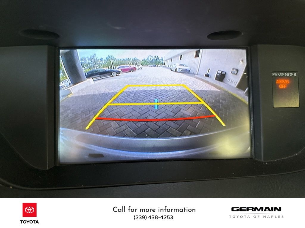 2015 Lexus ES 300h photo 10