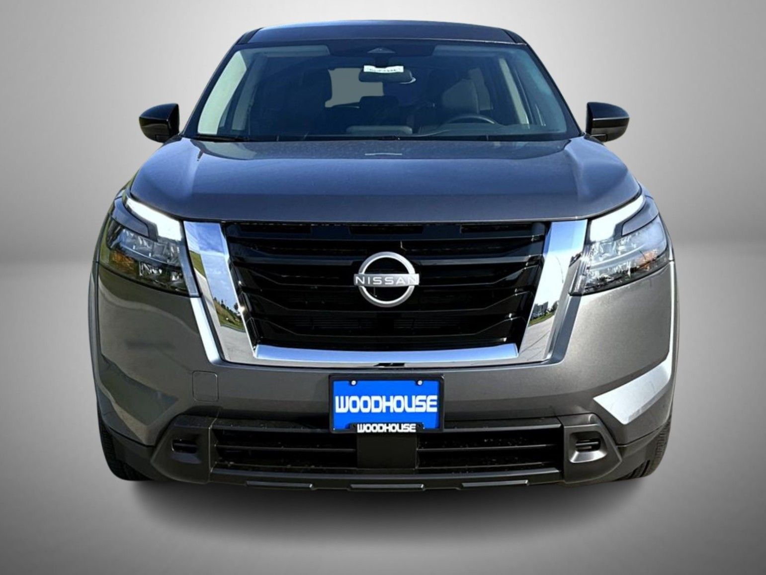 2025 Nissan Pathfinder S photo 2