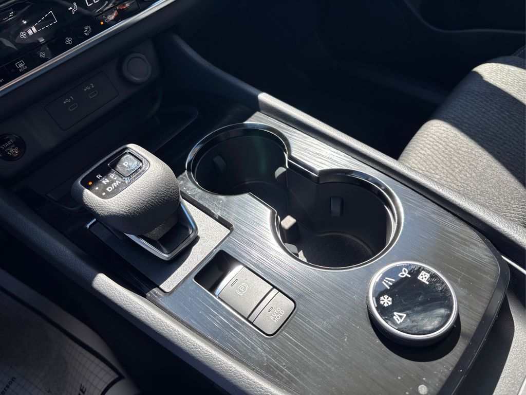 2026 Nissan Rogue SV photo 14