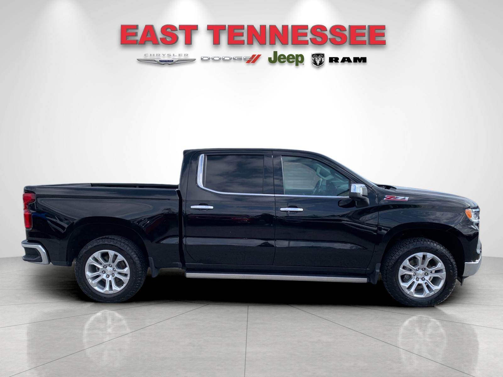 2023 Chevrolet Silverado 1500 LTZ photo 2