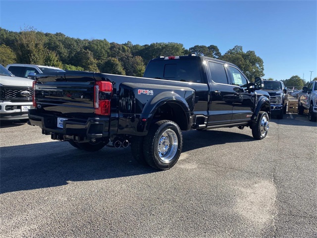 2026 Ford F-450 photo 3