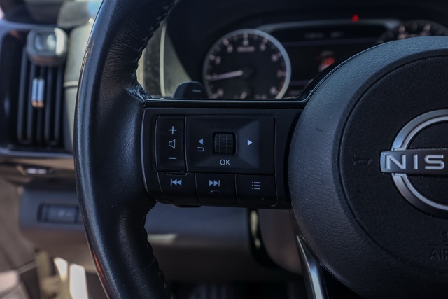 2022 Nissan Pathfinder SV photo 25