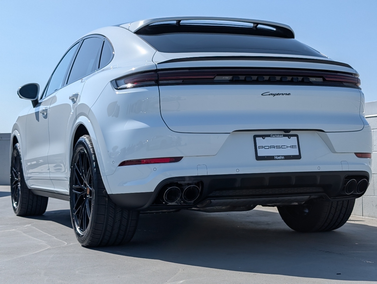 2025 Porsche Cayenne photo 3