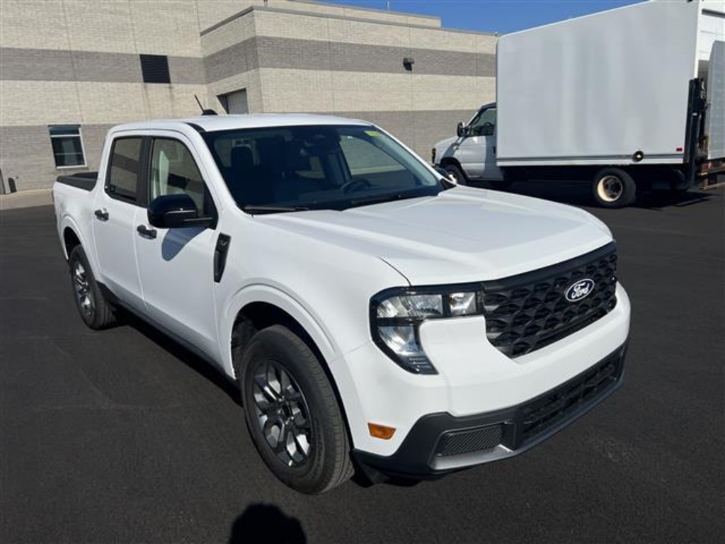 2025 Ford Maverick XLT photo 2