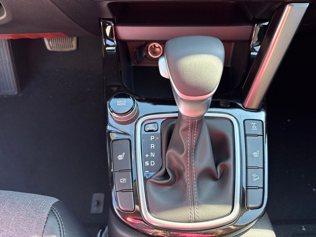 2025 Kia Seltos X-Line photo 17