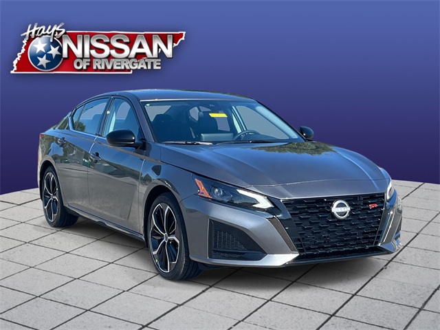 2025 Nissan Altima SR's photo